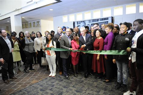 Mayor Emanuel and Chicago Public Library Cut the Ribbon on the Newly ...