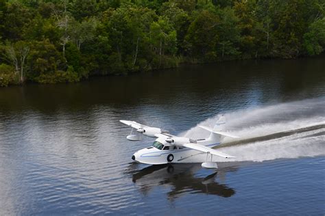 Want To Land On Water? Here Are 8 Things You Should Know About Flying Seaplanes. | Boldmethod