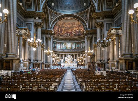 Innenraum der Pfarrkirche La Madeleine Sainte-Marie-Madeleine, Paris ...