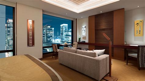 Tokyo Five Star Hotel | Premier Corner Room | The Peninsula Tokyo