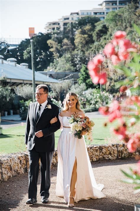 A super sweet Howard Smith Wharves wedding - Jamie + Cara Brisbane City ...