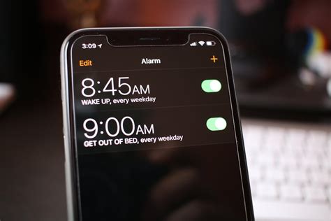 Apple still has a problem correcting alarms for daylight savings | TechSpot