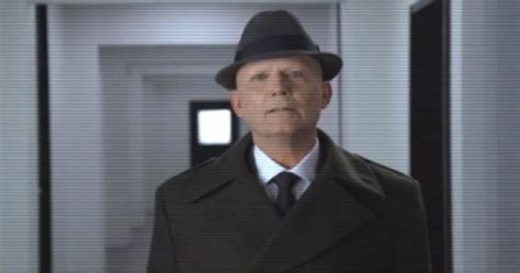 'Fringe' Season 5 Trailer: A PSA from The Observers | Screen Rant