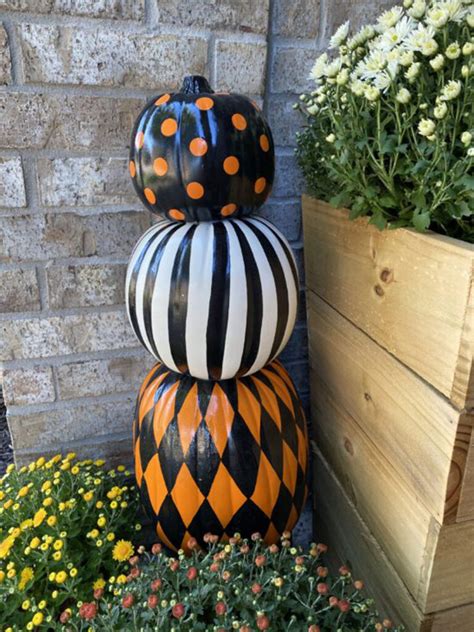 48 Best Easy DIY Halloween Outdoor Decorations - A Piece Of Rainbow