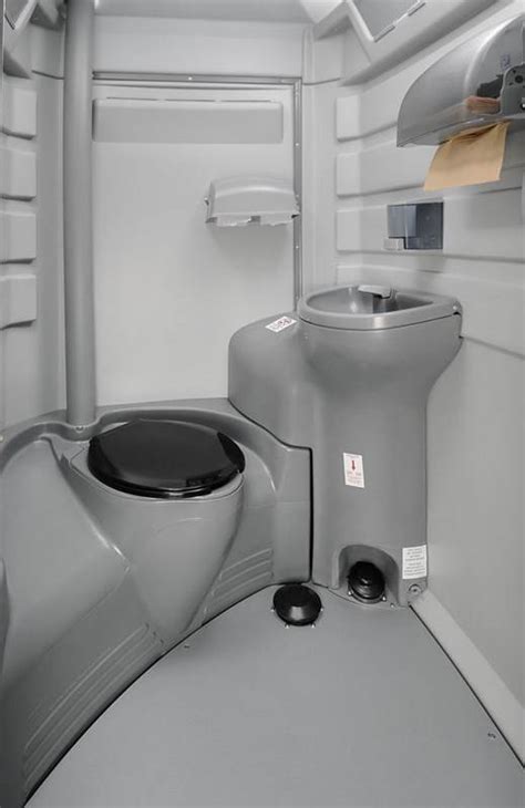 PolyJohn Fleet Fresh Flush Portable Restroom | TankAndBarrel.com