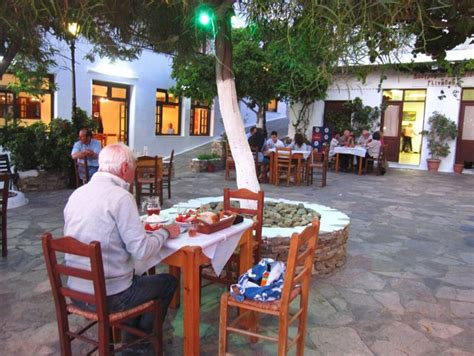 Best 1 Restaurants in Glinado, Naxos | Greeka