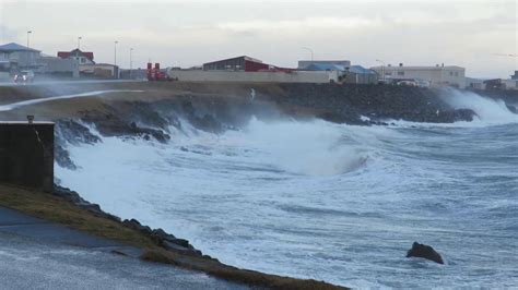 Óveður í Reykjanesbæ 14. febrúar 2020 - Stormy Weather in Keflavik on 14 FEB 2020 - YouTube