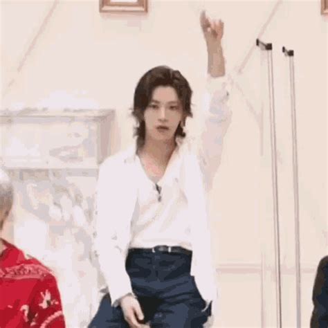 Nytier Yuta GIF - Nytier Yuta Nakamoto Yuta - Discover & Share GIFs