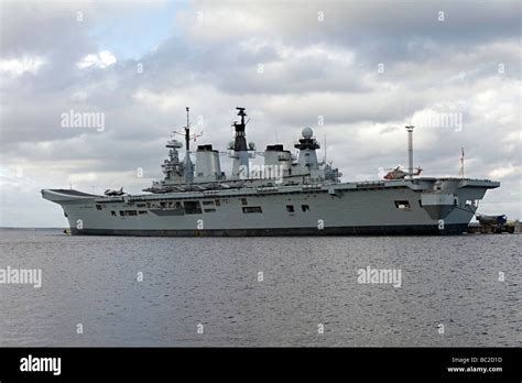 Aircraft carrier "HMS Illustrious Stock Photo - Alamy