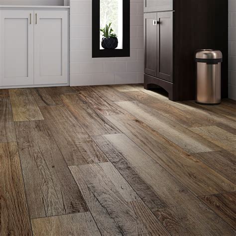 SMARTCORE By COREtec Floors Claremount Oak Brown 20-mil x 7-in W x 48 ...