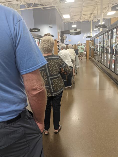 Line at Kroger South Pharmacy : r/bloomington