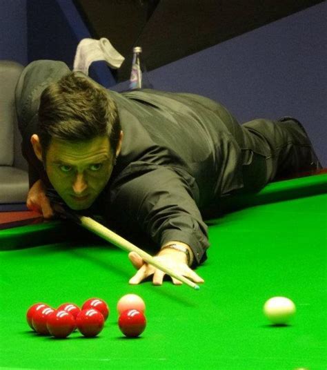 Play like Ronnie O'Sullivan with these top 4 snooker tips