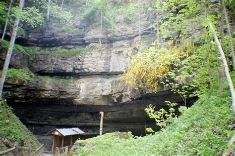 5 Best Caves to Visit in West Virginia