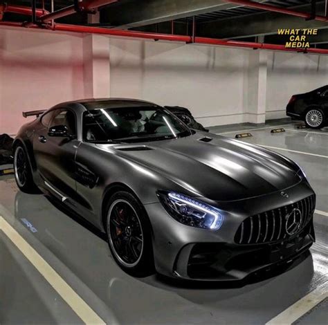 Black vs Obsidian Black Metallic : mercedes_benz