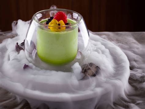 5 of the Coolest Dry Ice Dishes and Drinks in Dubai | insydo Dubai