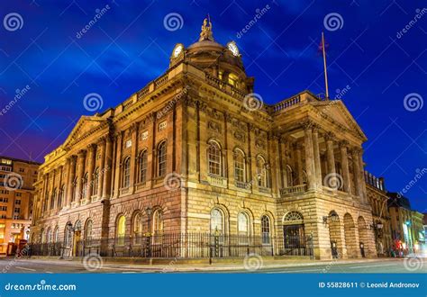 Liverpool Town Hall in the Evening Stock Image - Image of monument ...