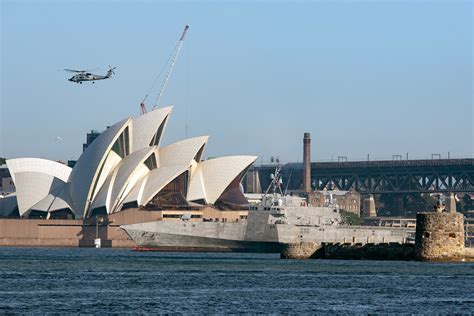 USS Canberra Arrives in Sydney Ahead of Commissioning > U.S. Indo-Pacific Command > News Article ...