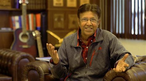 Singer Alamgir Undergoes Kidney Transplant | Reviewit.pk