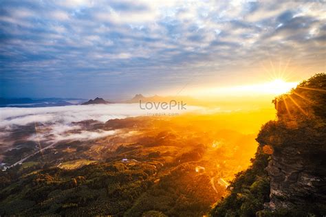 Beautiful Mountain Sunrise Scenery Picture And HD Photos | Free ...