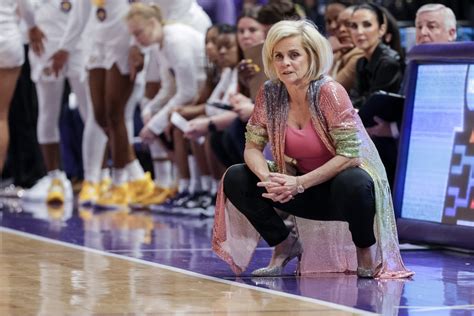 LSU Women's Basketball Kim Mulkey Wins AP National Coach of the Year Award - Sports Illustrated ...