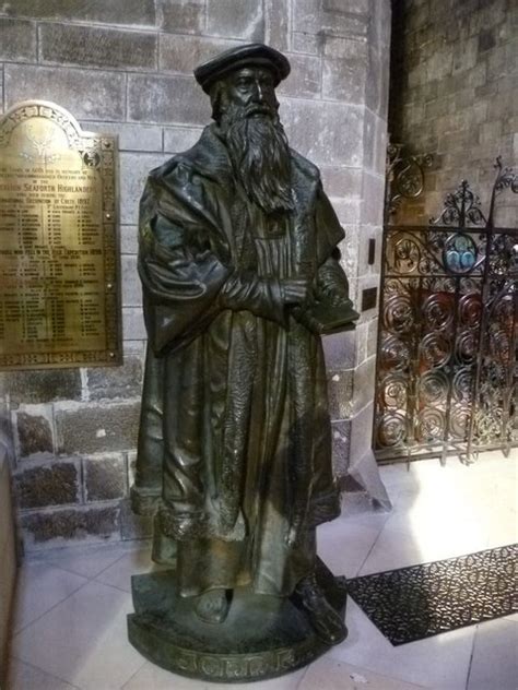 John Knox statue, St. Giles © kim traynor cc-by-sa/2.0 :: Geograph Britain and Ireland