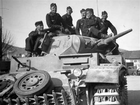 Panzer III number 233 of the 9. Panzer Division (9th Armoured Division ...