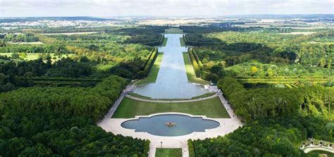 Grand Canal in Chateau de Versailles | Paris Digest