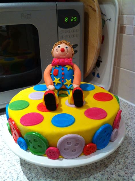 Pin by Jemma Traynor on Cake decorating | Mr tumble cake, Cake, Cake decorating