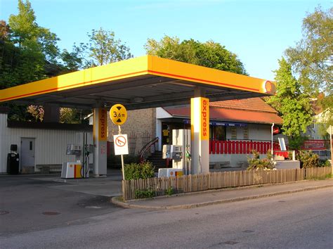 File:Shell gas station Uddevalla.JPG - Wikipedia