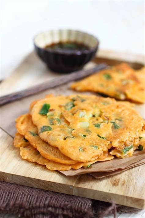 Korean Scallion Pancake (Pajeon) | Easy Delicious Recipes