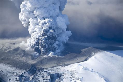 Eyjafjallajökull 17.04.2010 | Volcano, Landscape, Science nature