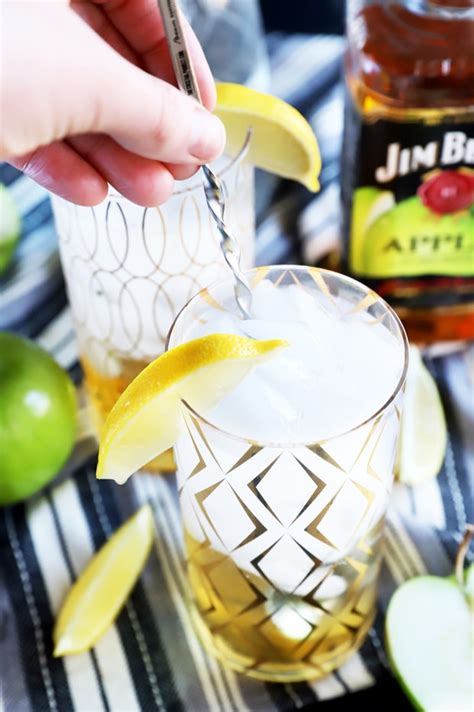 Jim Beam Apple and Soda Cocktail Recipe | Cake 'n Knife