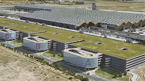 Aeropuerto Internacional Adolfo Suarez, Madrid-Barajas. T4, construido FCC - YouTube