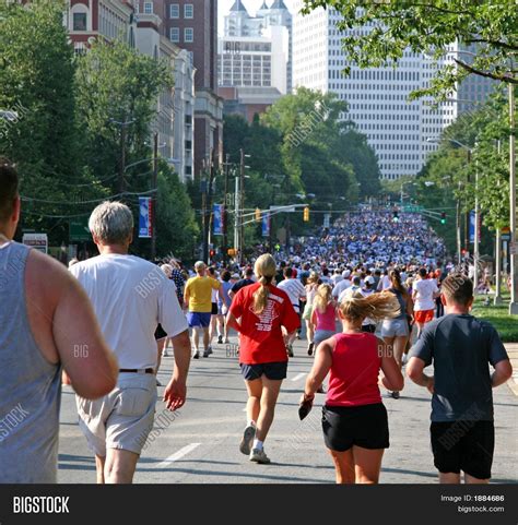 Peachtree Road Race Image & Photo (Free Trial) | Bigstock