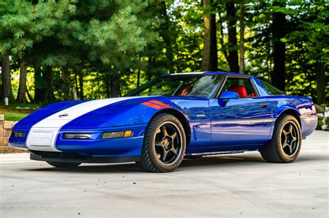 Like-New 1996 Corvette Grand Sport Patriotically Shines in Red, White ...