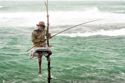 The old man fishing – Stock Editorial Photo © Paravyan #104813266