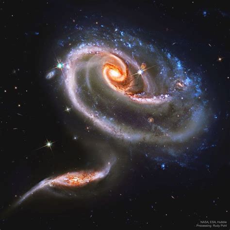 APOD: 2019 November 20 - Arp 273: Battling Galaxies from Hubble | Телескоп, Космос и астрономия ...