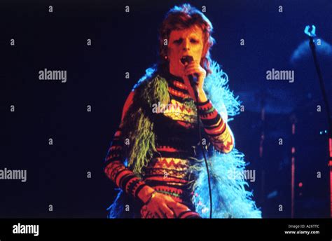 DAVID BOWIE as Ziggy Stardust in 1972 Stock Photo: 5957771 - Alamy