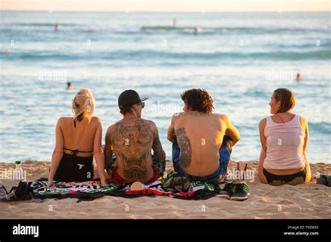 People on beach hi-res stock photography and images - Alamy