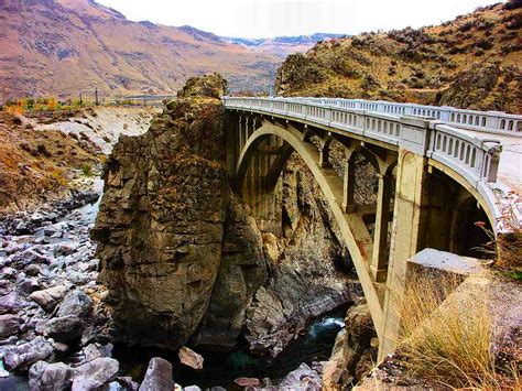 GC209T0 Chelan Falls Bridge (Traditional Cache) in Washington, United States created by pazooter