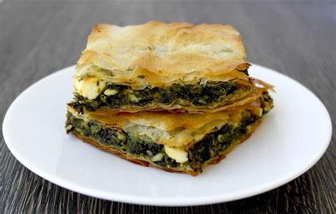 Authentic Spanakopita Recipe - Greek Spinach and Feta Pie | Olive Tomato