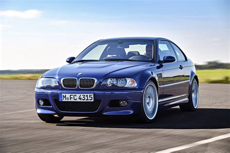 Video: BMW E46 M3 CSL Versus BMW E46 M3 CS Drag Race