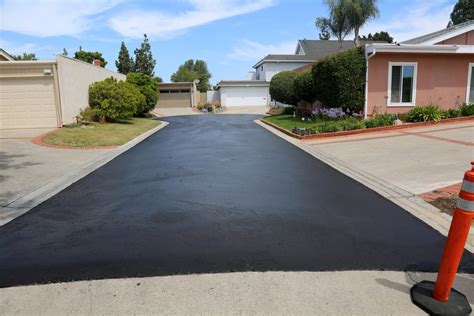 5 Benefits of Asphalt Resurfacing on Your Driveway!