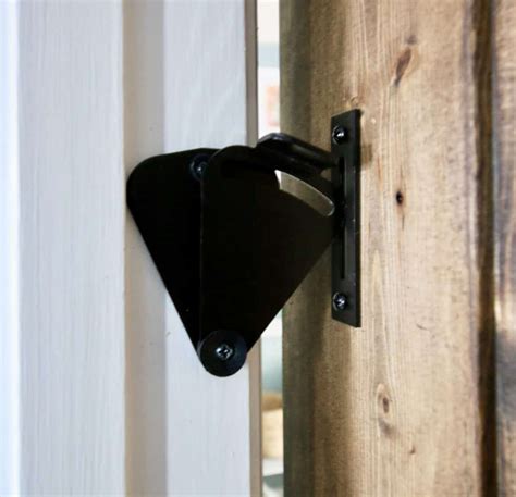 How to add a barn door lock