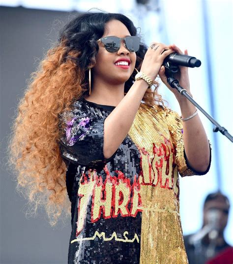 H.E.R. Female Rappers, Female Singers, Cute Celebrities, Celebs, H.e.r Singer, Celebrity Style ...