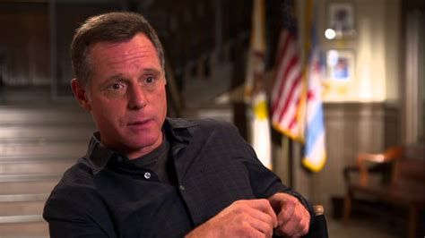 Chicago P.D.: JASON BEGHE "Sargent Hank Voight" TV Interview ...