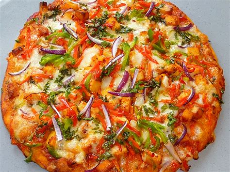 Desi Style Chilli Paneer Pizza – Indian Pizza | Paneer pizza, Cooking recipes, Indian food recipes