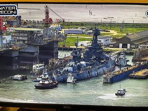 USS TEXAS enters dry dock in Galveston-fist time in 30 years : r/drydockporn