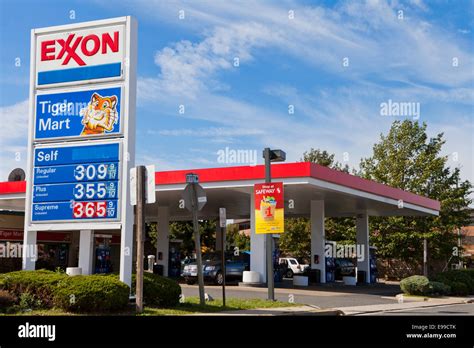 Exxon gas station - USA Stock Photo - Alamy