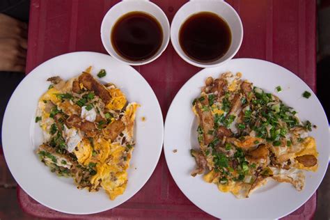 Saigon Street Food: Bot Chien - The Christina's Blog